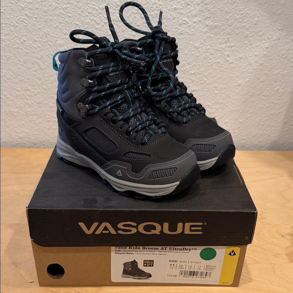 Vasque Kids Breeze AT UltraDry Boots - Black and Teal